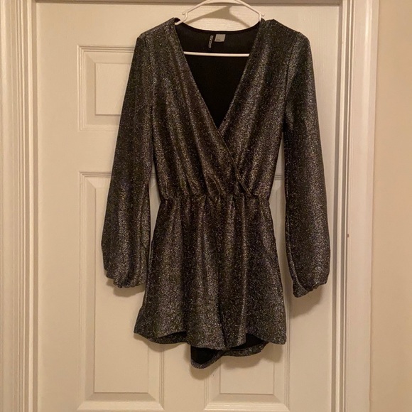 V-neck sparkly romper - Picture 1 of 1